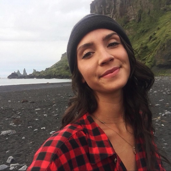 Meet your Posher, Casandra - Picture 1 of 1